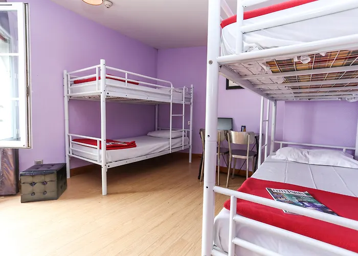 Le Village MontmartreHostel